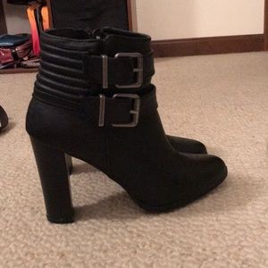 Express heeled boots